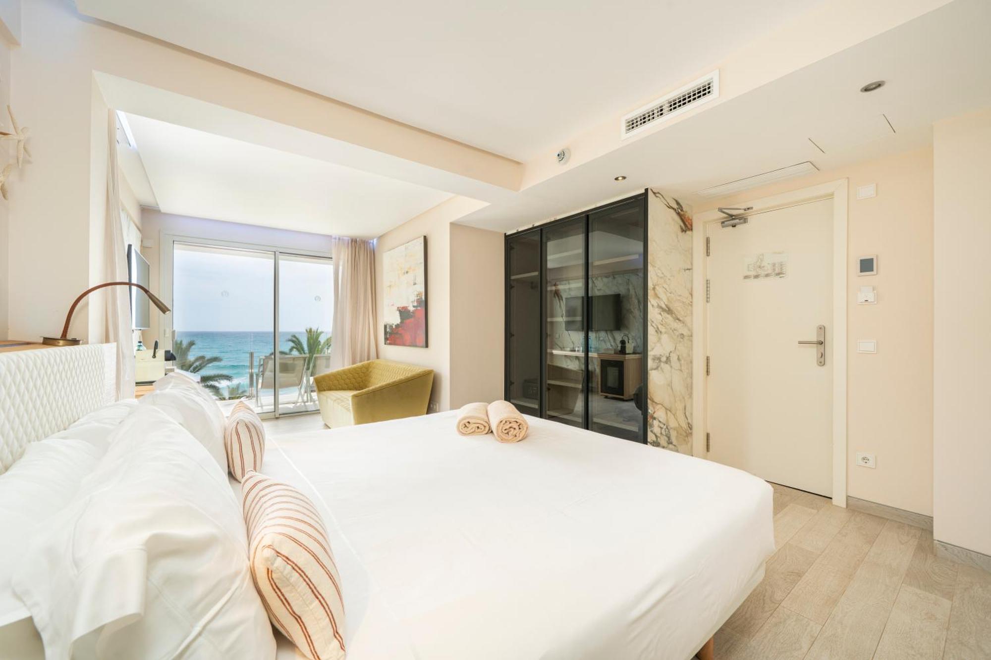 Melbeach Hotel & Spa - Adults Only Canyamel  Exterior photo